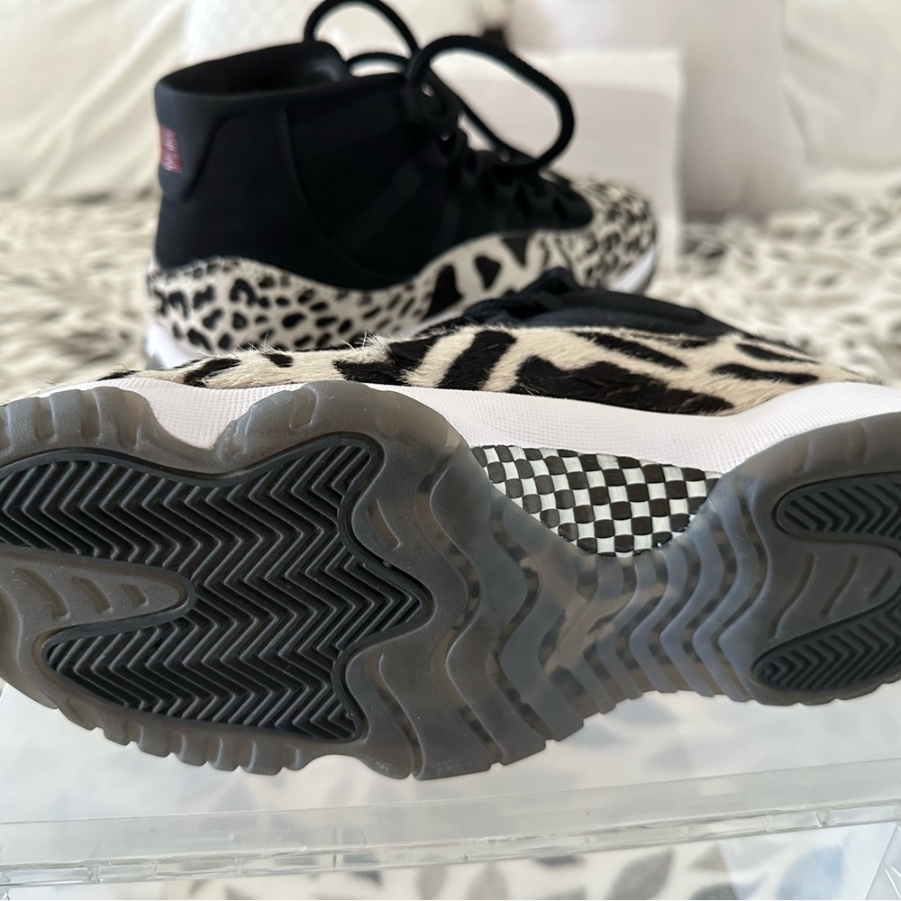 Air Jordan 11 Retro Animal Instinct Size 8 Womens Shoes - Picture 5 of 6